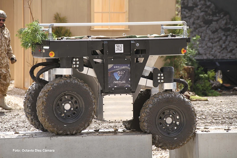 Las capacidades del UGV ARTUS para desplazarse por puntos de difícil acceso son notablemente superiores a otros diseños similares. Fotos: Octavio Díez Cámara